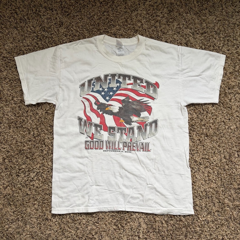 Vintage Gildan White Tshirt United We Stand Mens Size Large